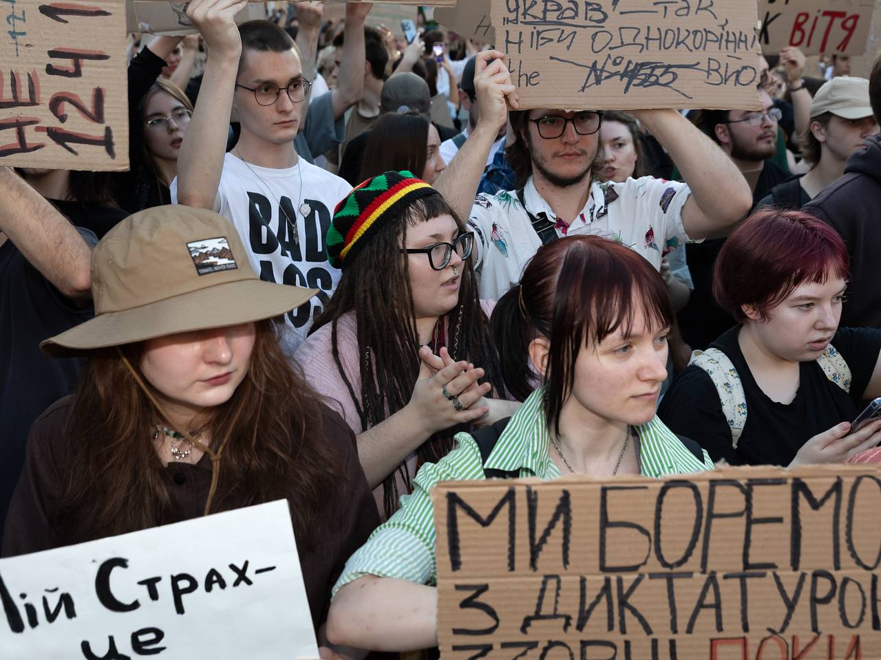 Депутат Рады назвал выгоду от протестов на Украине для Запада