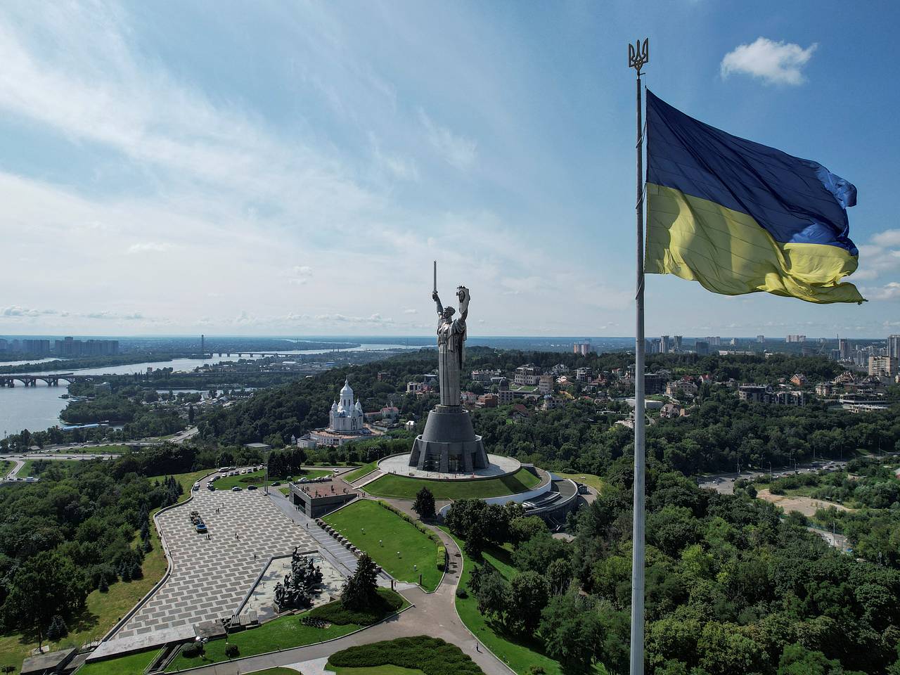 Смену правительства на Украине отложили