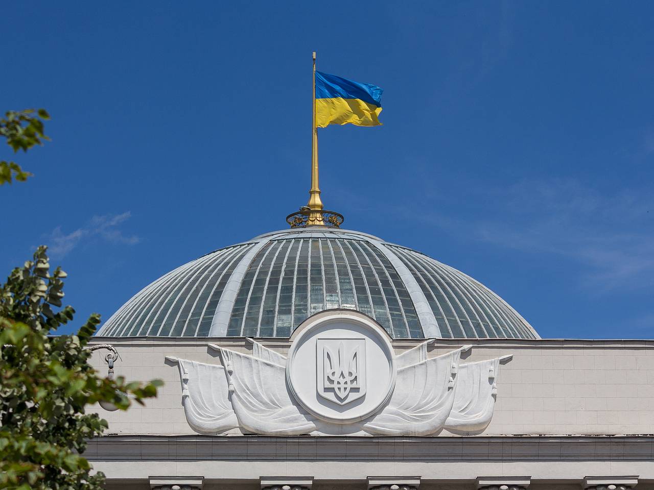На Украине потребовали вычеркнуть из Конституции русский язык
