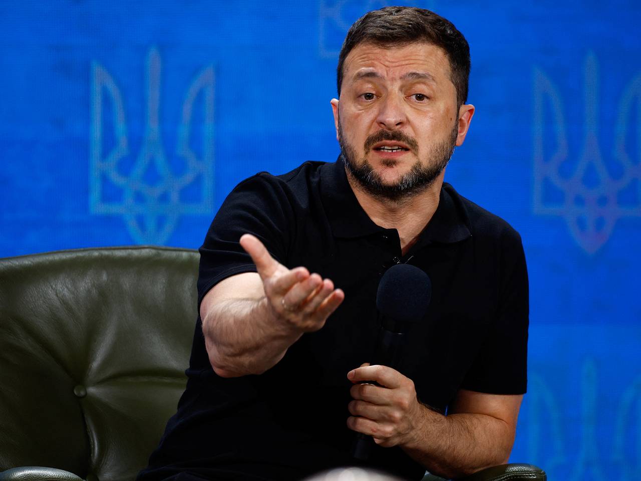 Принятие Зеленским закона о НАБУ объяснили его уверенностью в своей неуязвимости