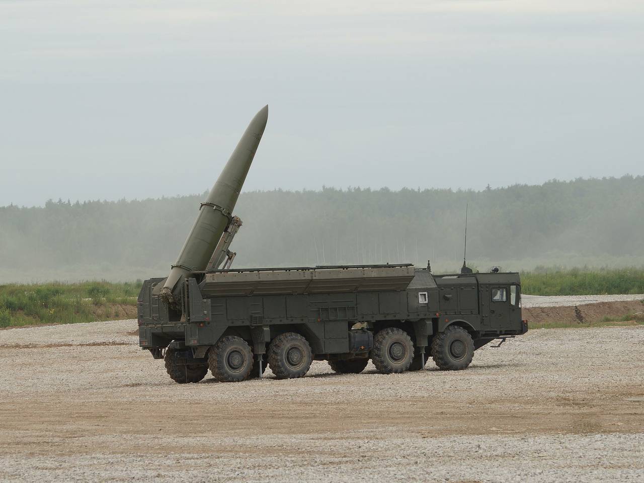 Несколько российских ракет атаковали объекты в Киеве после массированного удара дронов