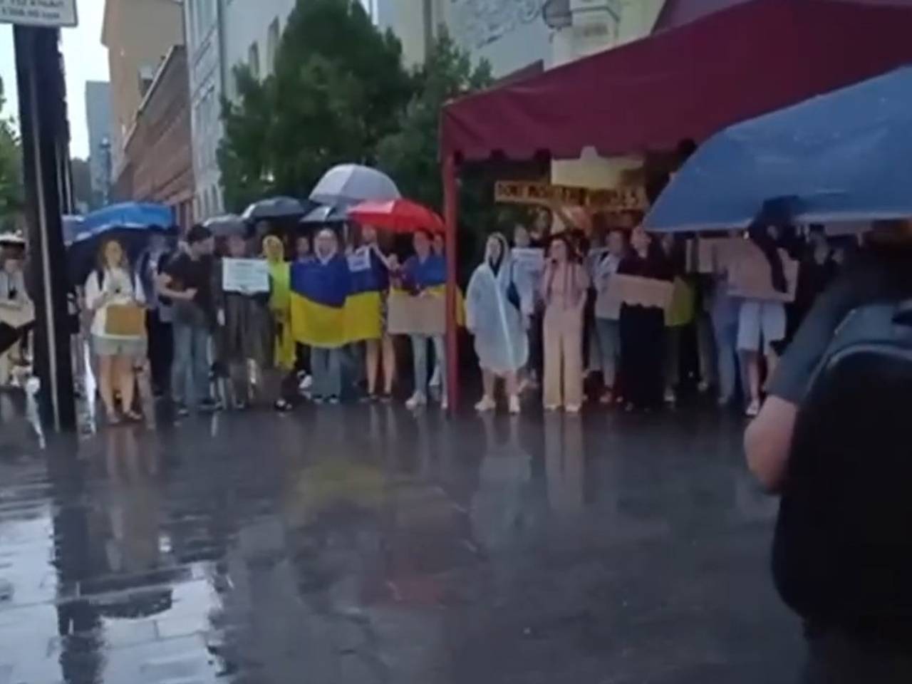 Число протестующих на Украине после одного действия Зеленского увеличилось