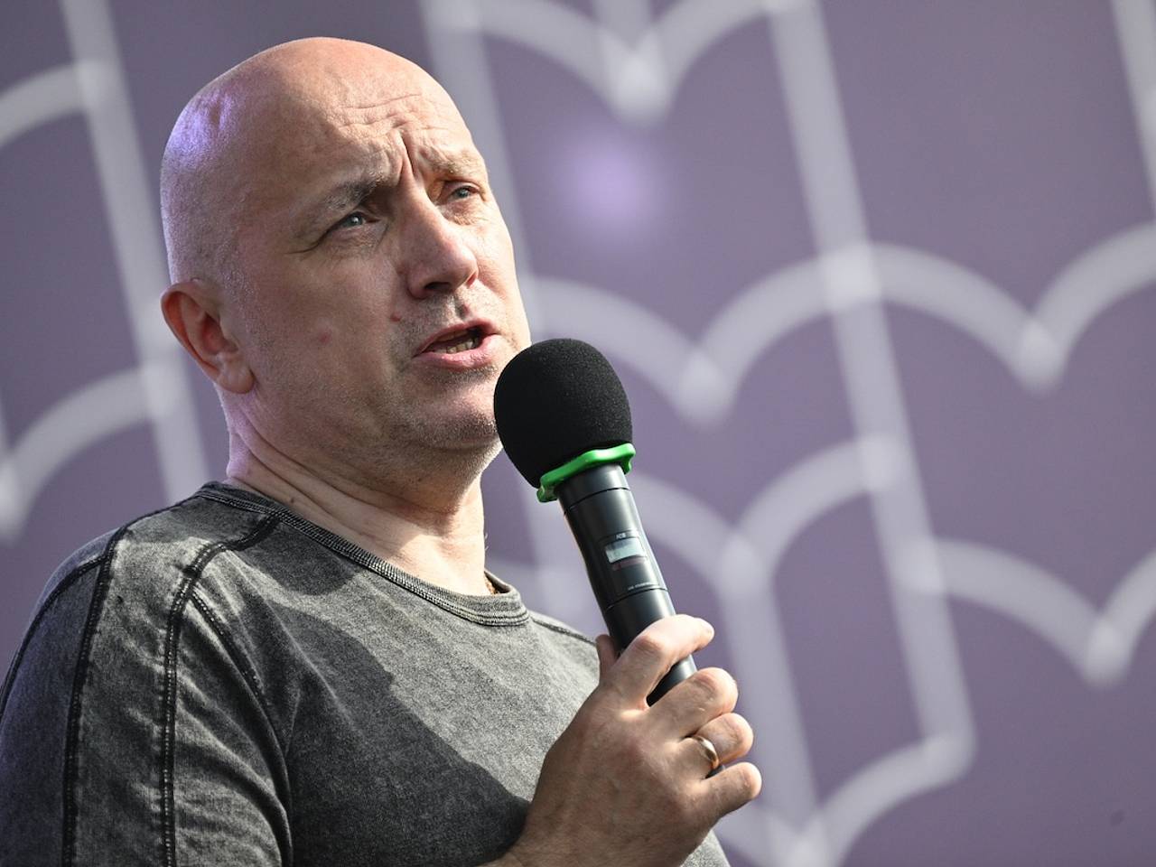 Прилепин объяснил ошибки осужденного за покушение на него украинца