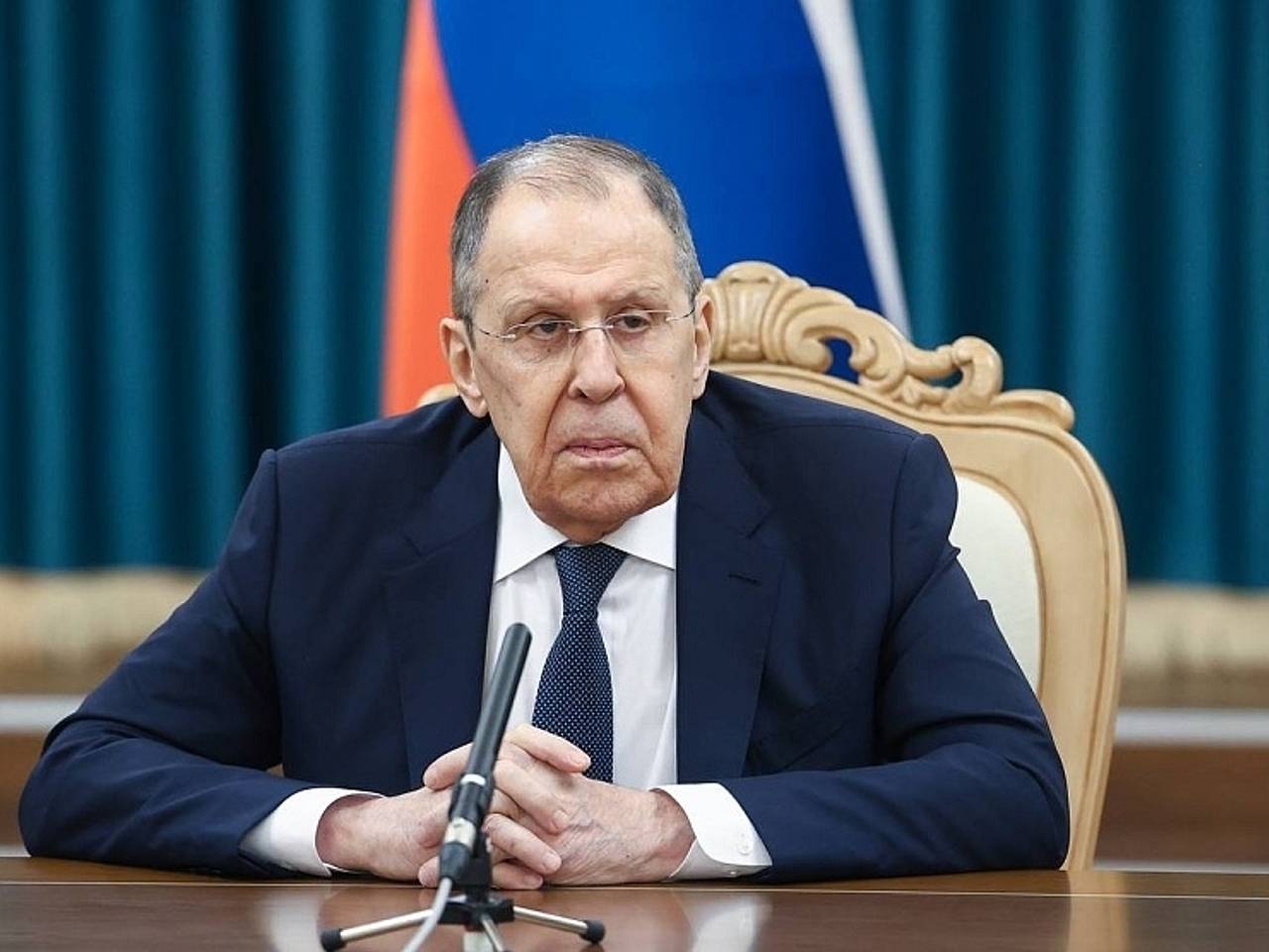 Лавров объяснил затягивание переговоров по Украине