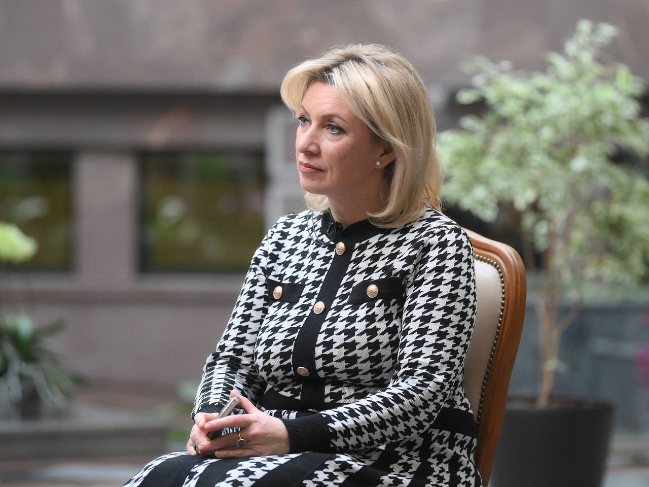 Захарова уличила Запад в потере контроля над поставками на Украину