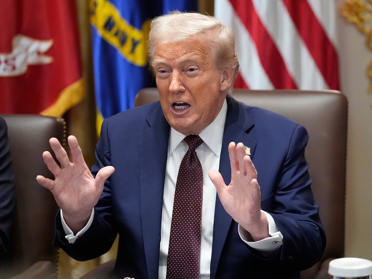 Трамп решил не тратиться на картины украинских женщин