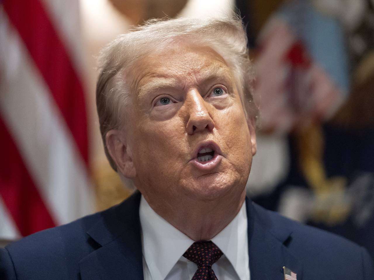 Трамп лишил Харрис государственной охраны