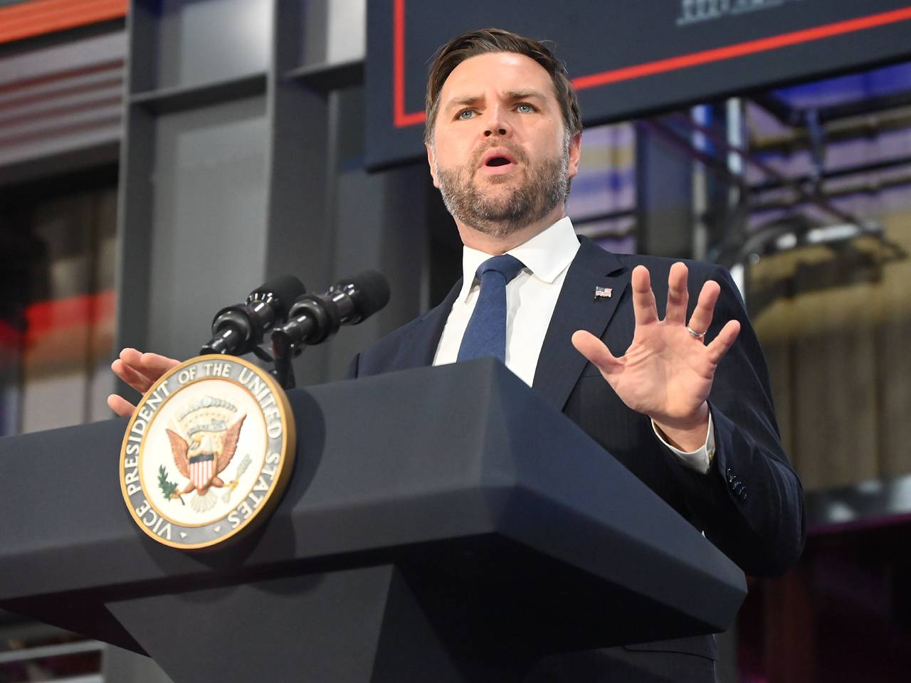 Вэнс высказался о планах размещения войск США на Украине