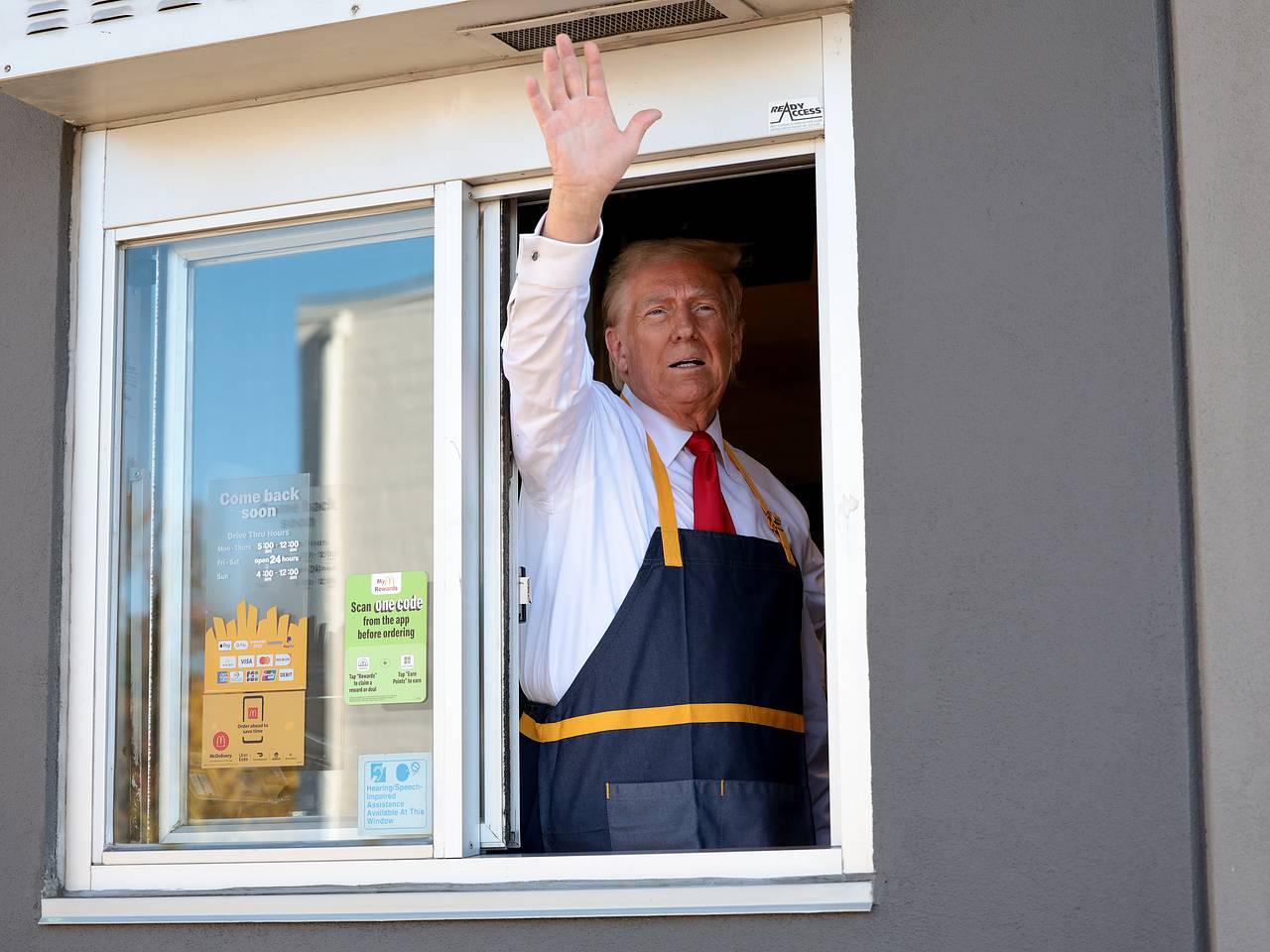 Белый дом напомнил о работе Трампа в McDonald's