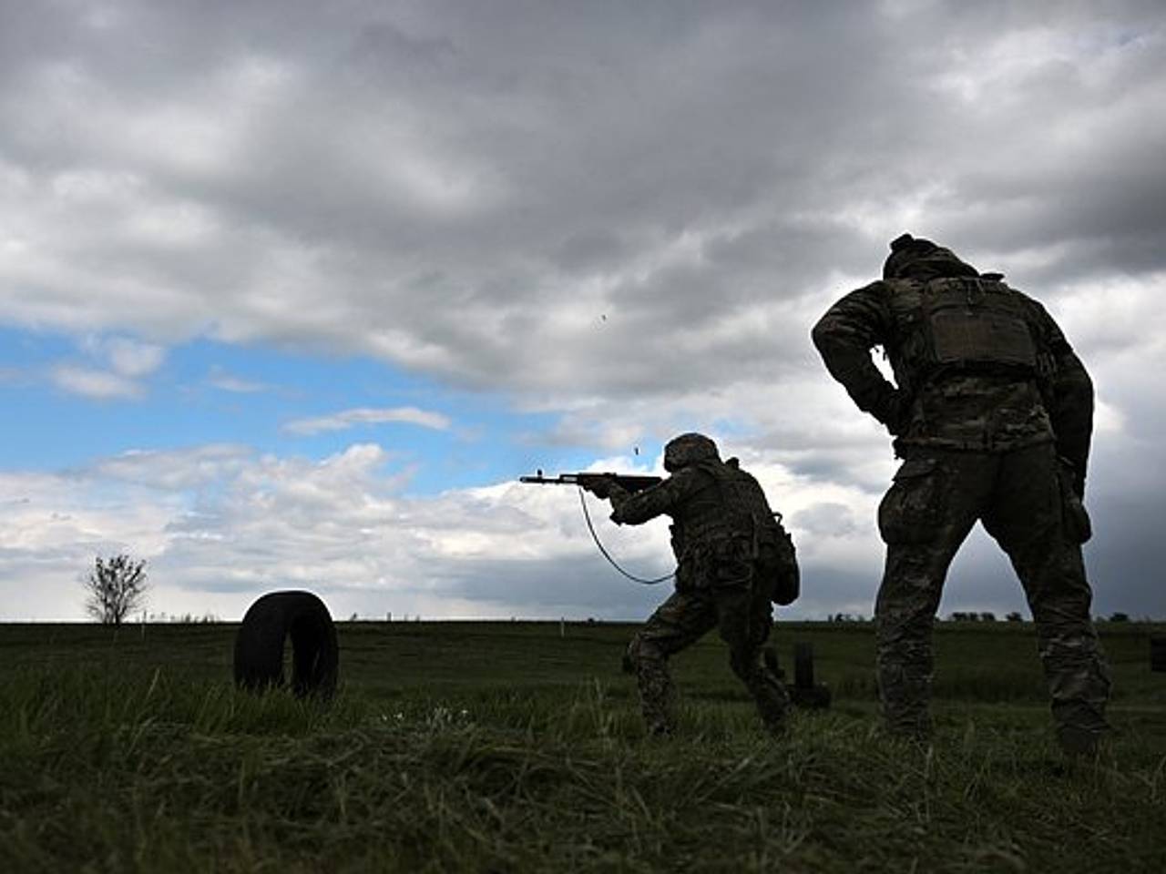 На Западе назвали два варианта развития конфликта на Украине