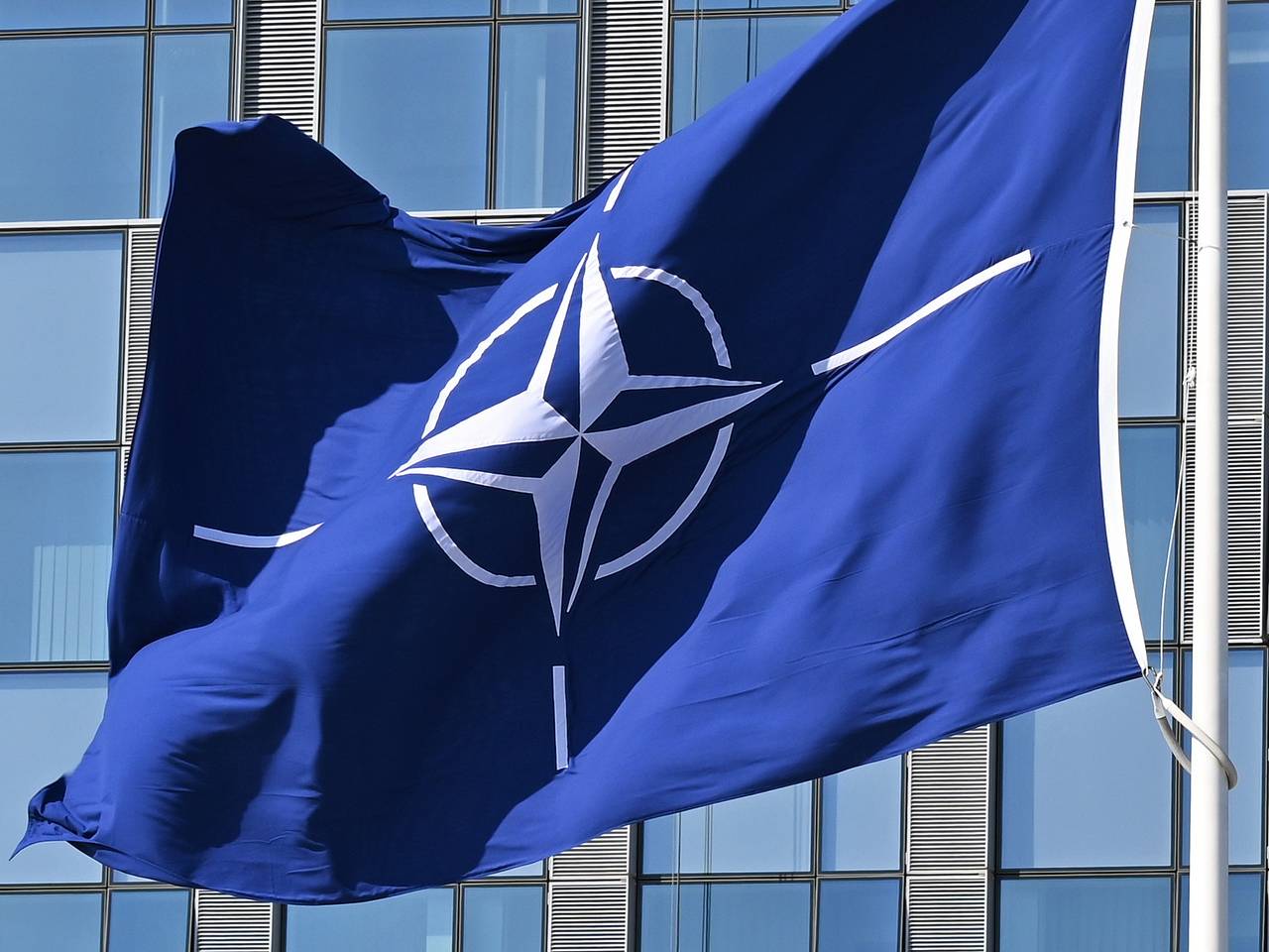 В России заявили об экономии НАТО на поставках ракет Украине