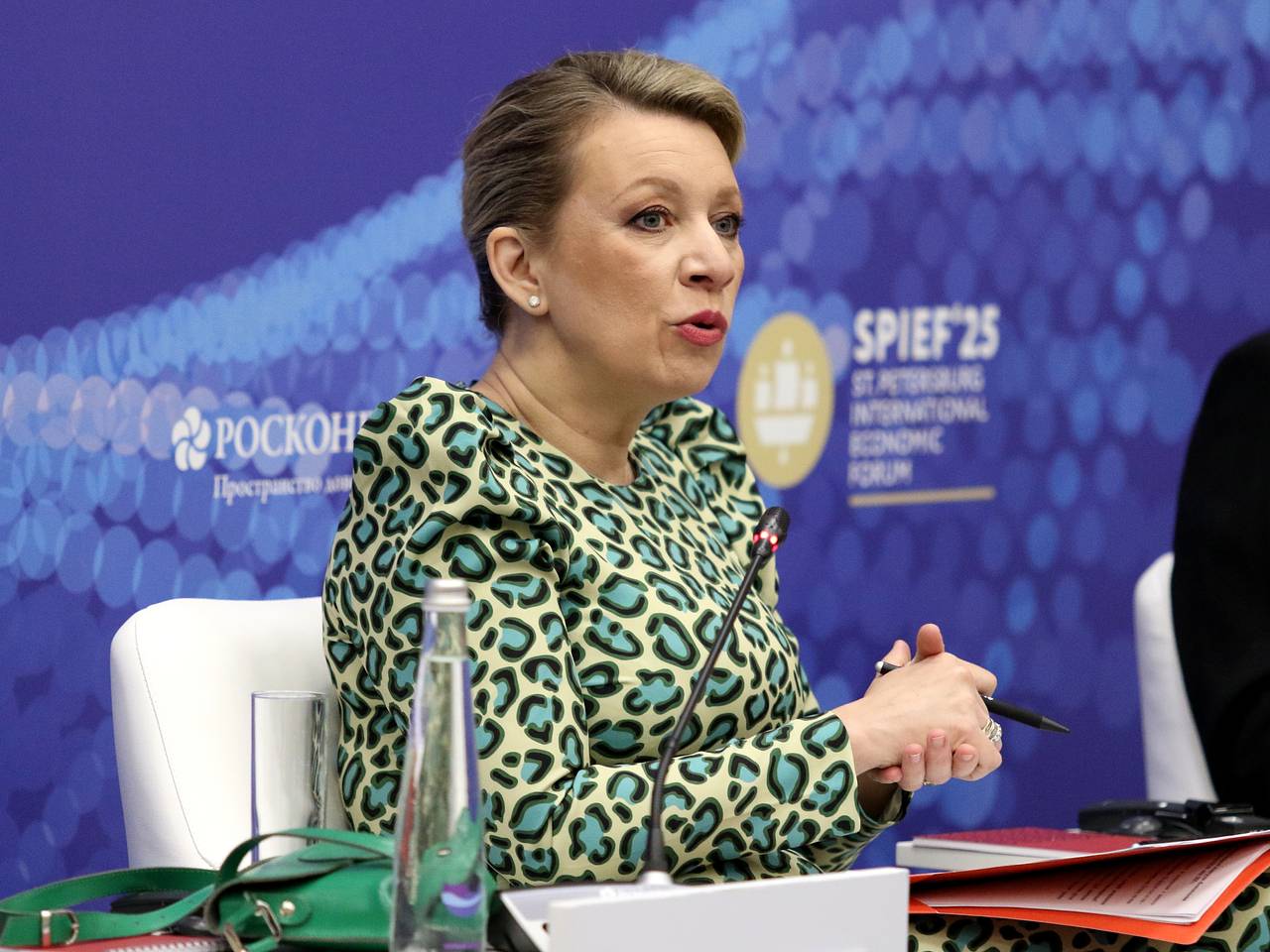 Захарова указала на противоречия в риторике Запада