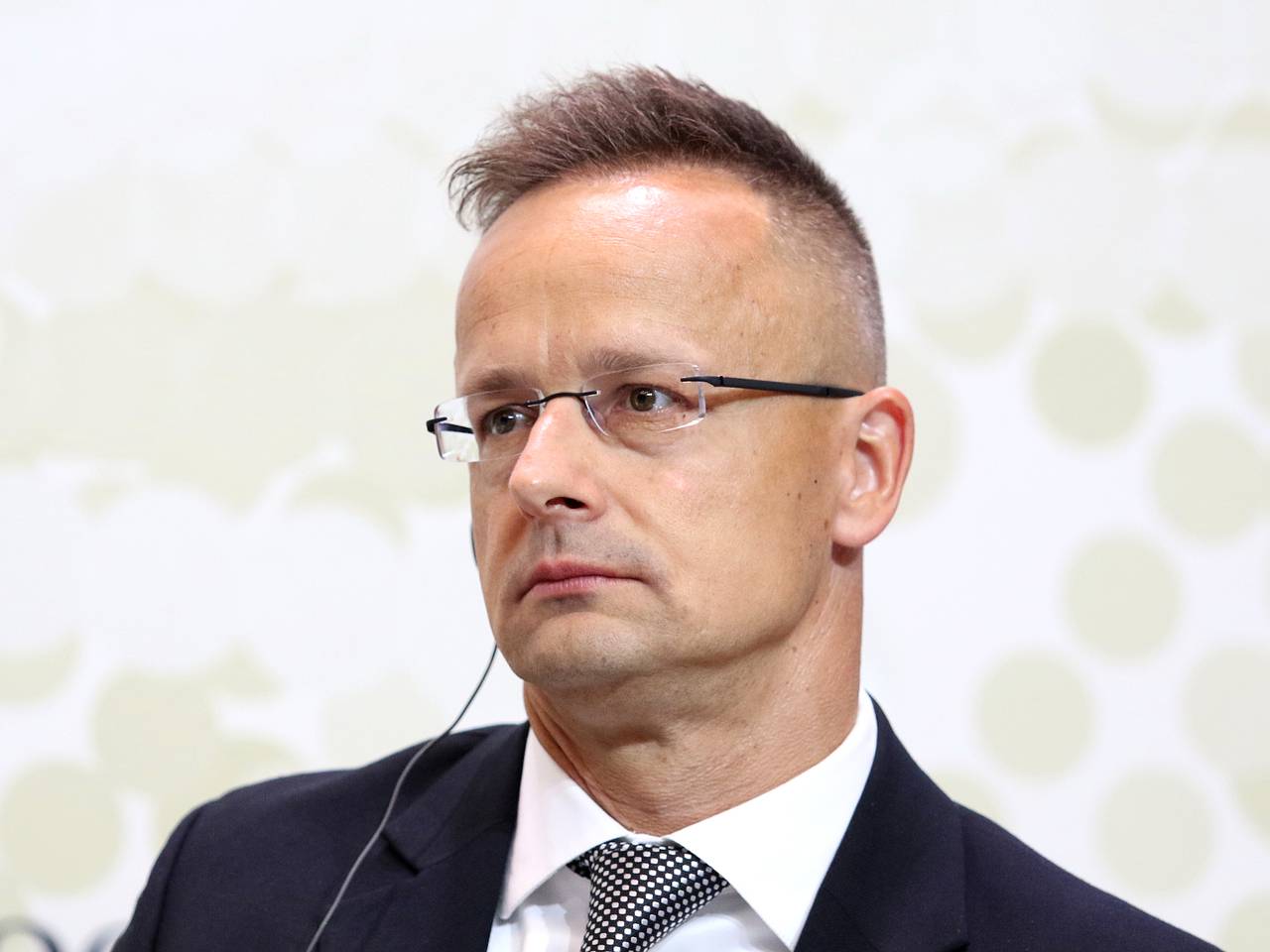 Глава МИД Венгрии заявил о неудачных попытка Европы поставить Россию на колени