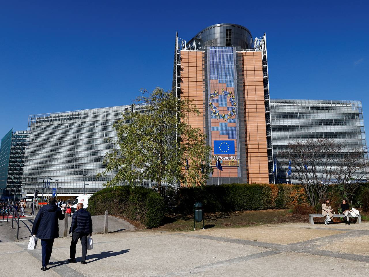Еврокомиссия захотела передать Украине миллиарды евро из российских активов