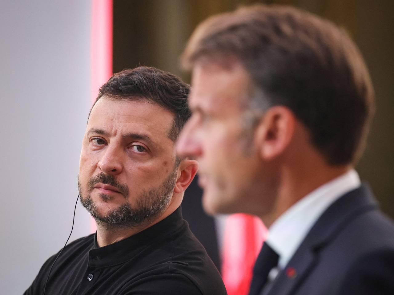 Зеленский обсудил с Макроном совместный ответ на ночную атаку по Украине
