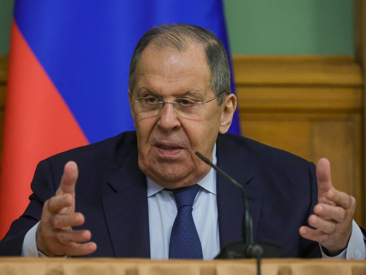 Лавров обвинил НАТО и ЕС в объявлении войны России руками Украины