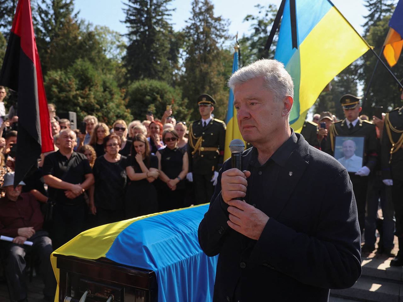 Порошенко заметили в компании рекордного количества телохранителей