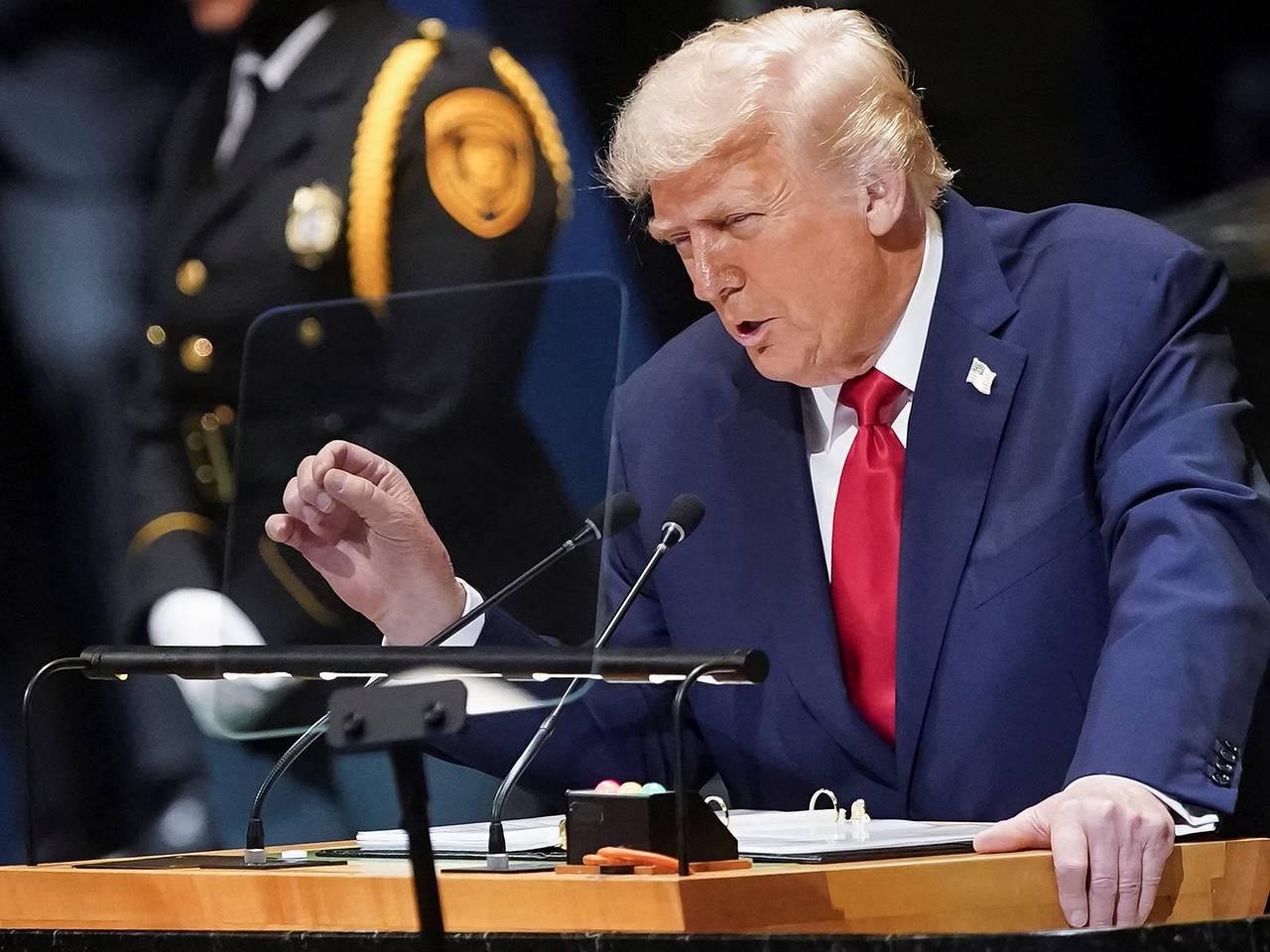 Трамп призвал НАТО сбивать российские самолеты при одном условии