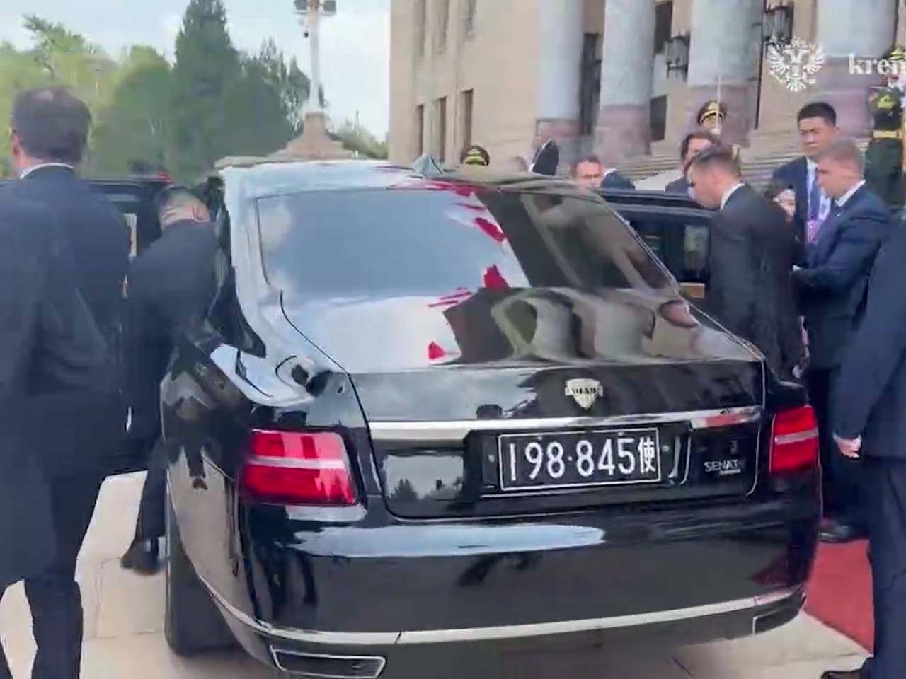 Путин и Ким Чен Ын поехали на переговоры на одной машине