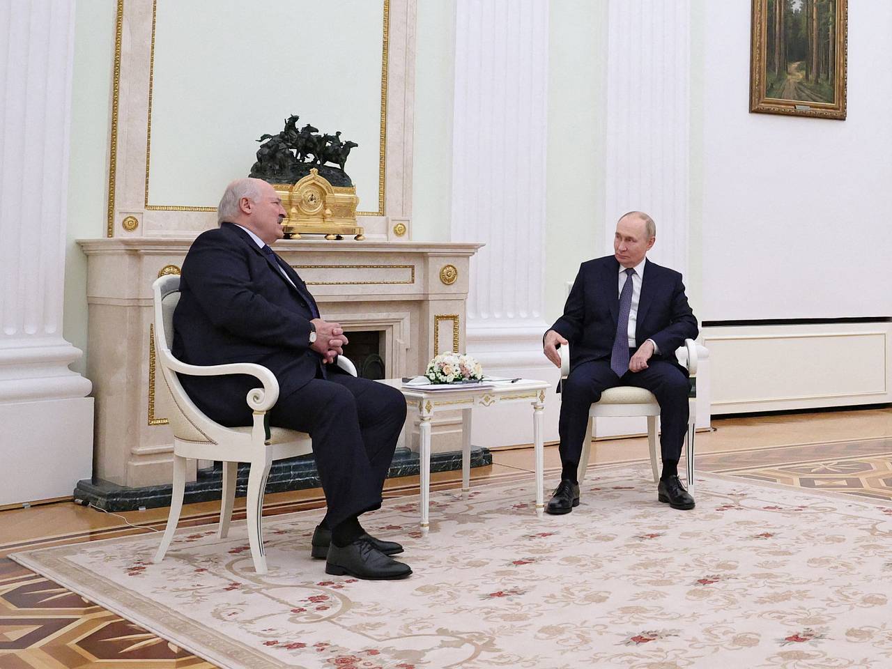 Лукашенко узнал от Путина об «очень хорошем предложении» для Украины