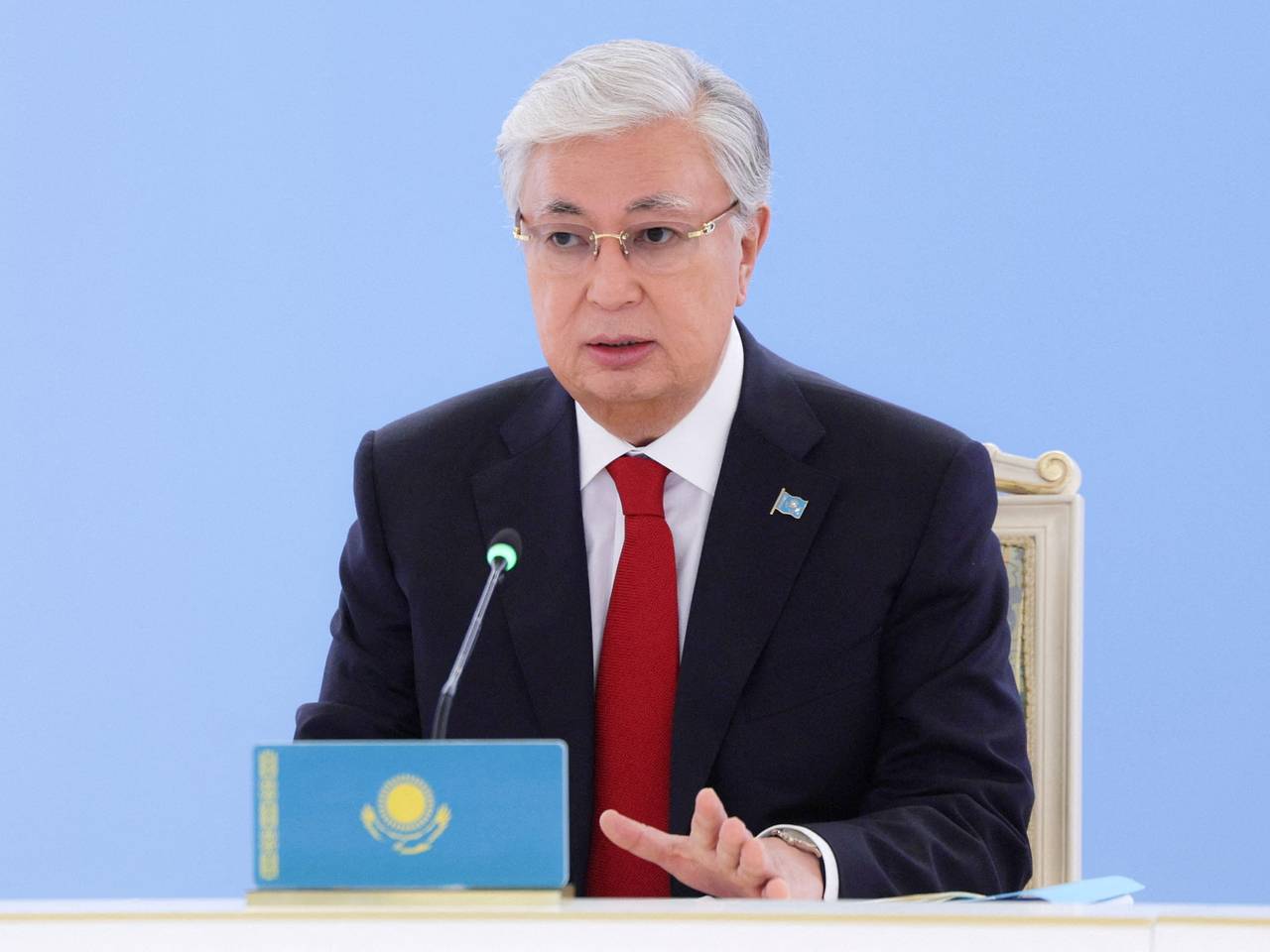 Президент Казахстана предостерег от попыток ограничить языки проживающих в стране народов