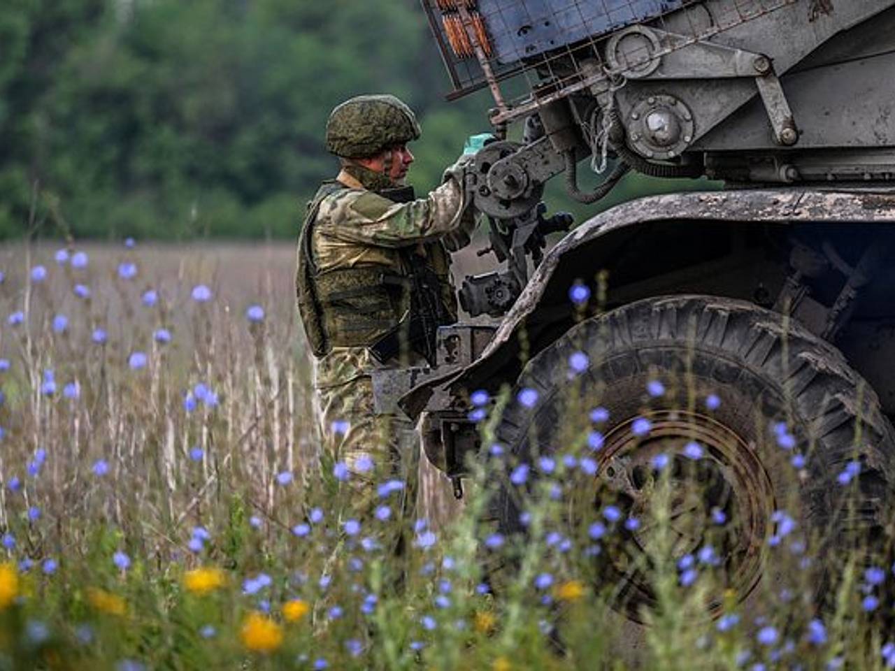 Российские войска взяли под полный контроль участок границы ЛНР