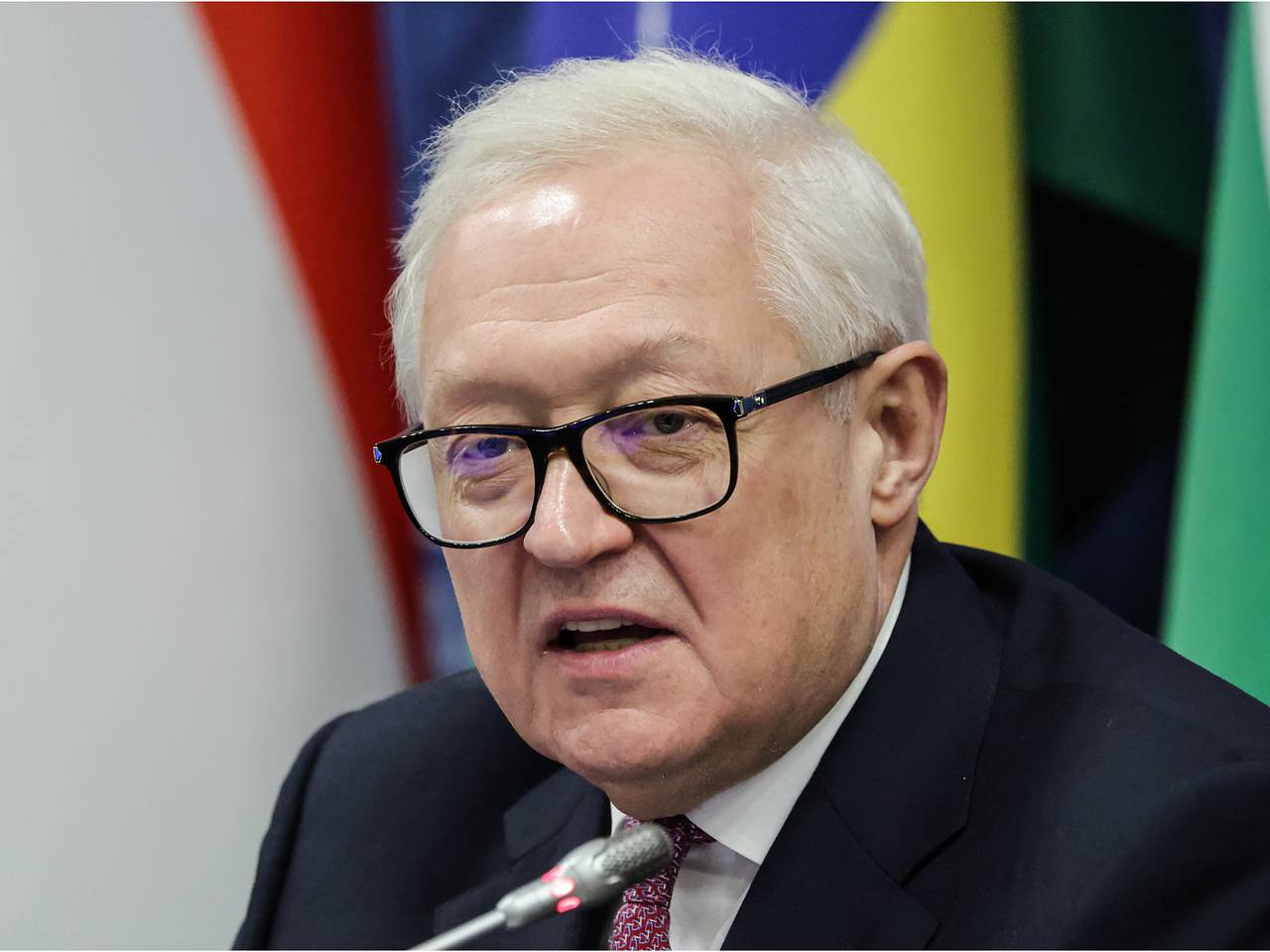 Замглавы МИД России встретился с послами стран «евротройки»
