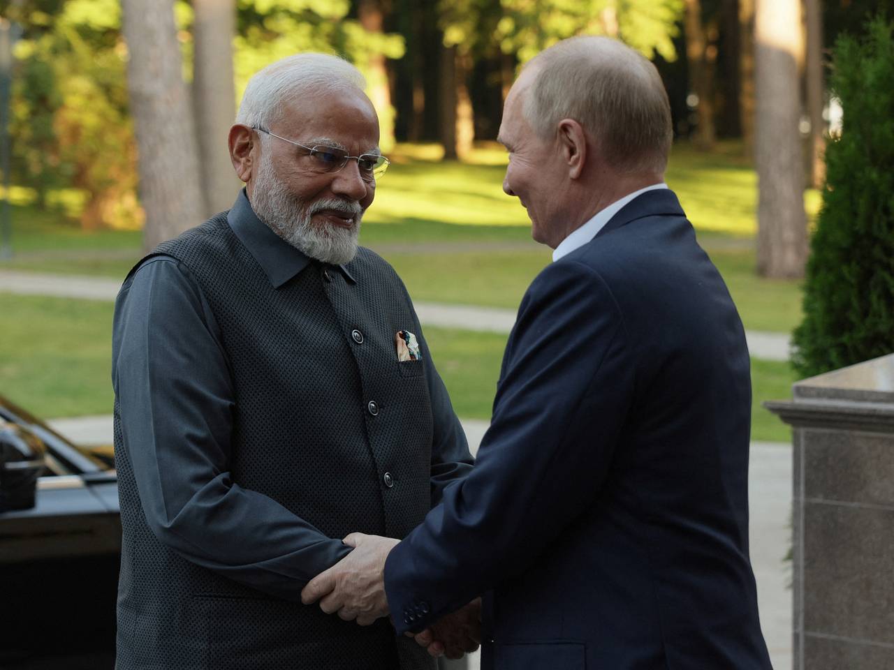 Путин поздравил Моди