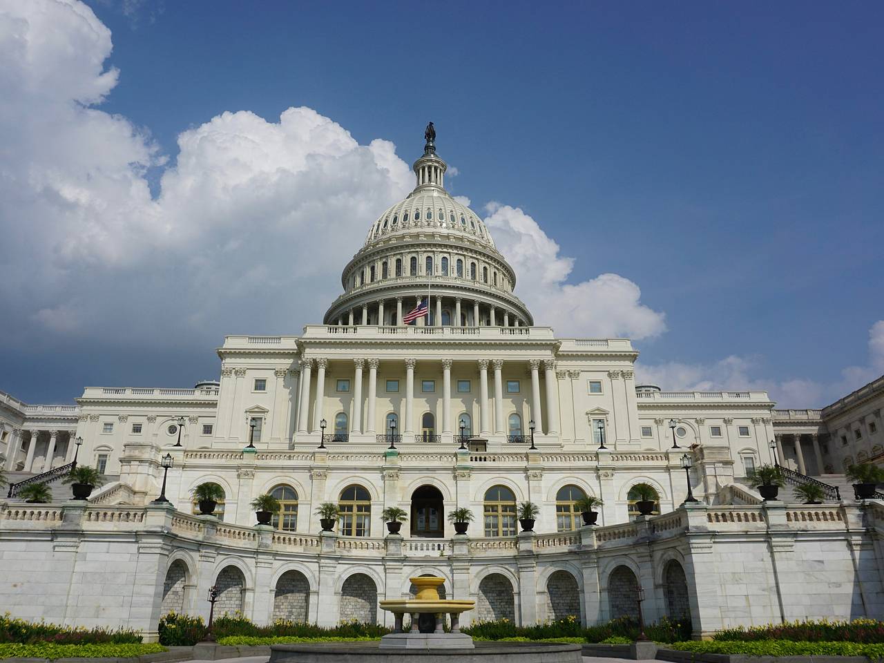 В Конгрессе США дали совет Зеленскому после приглашения в Москву