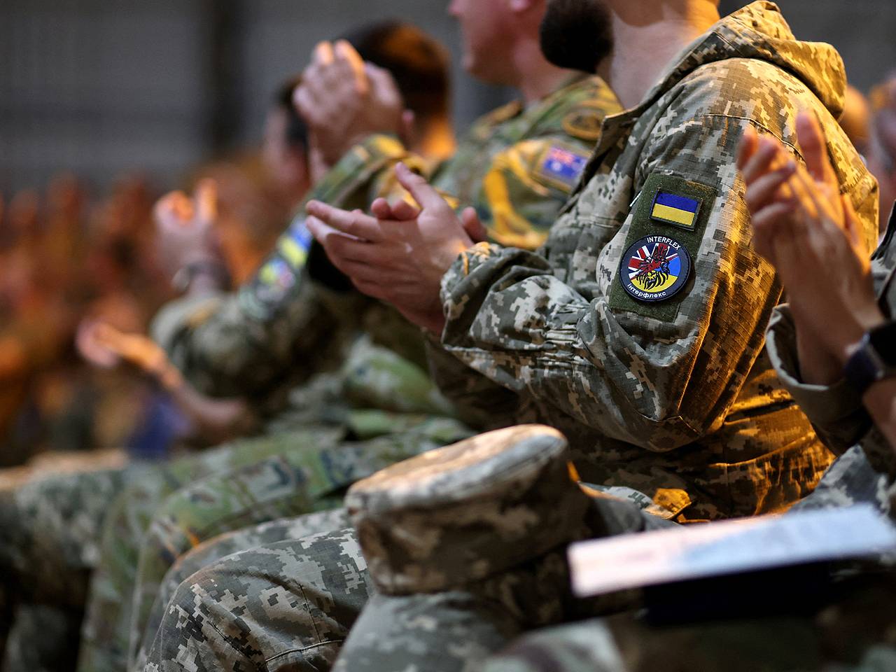 Британия взяла под контроль управление украинскими войсками