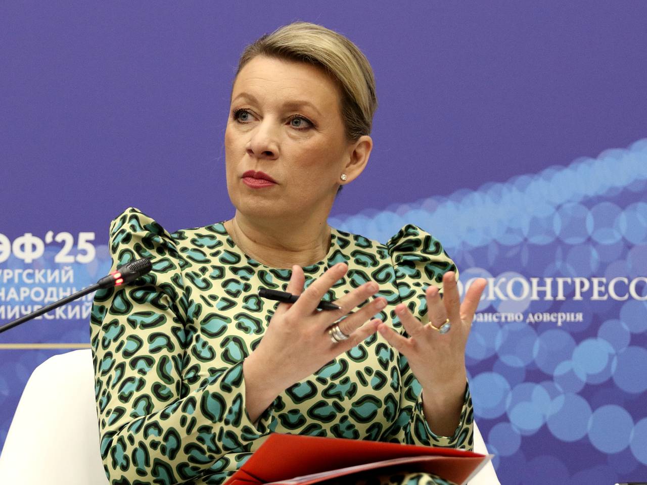 Захарова заявила о неадекватности президента Финляндии