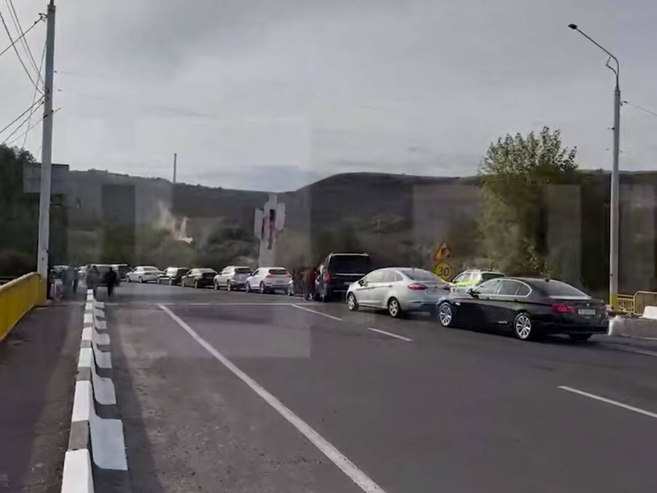 Мост между Молдавией и Приднестровьем перекрыли после анонимных сообщений о минировании