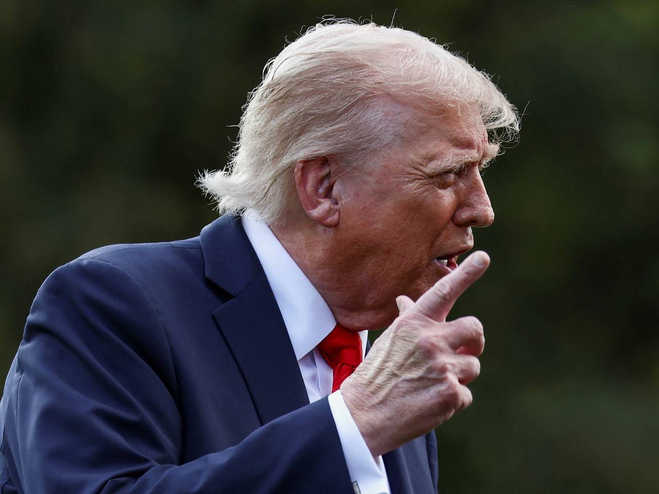 Трамп захотел выбить всю дурь из левых