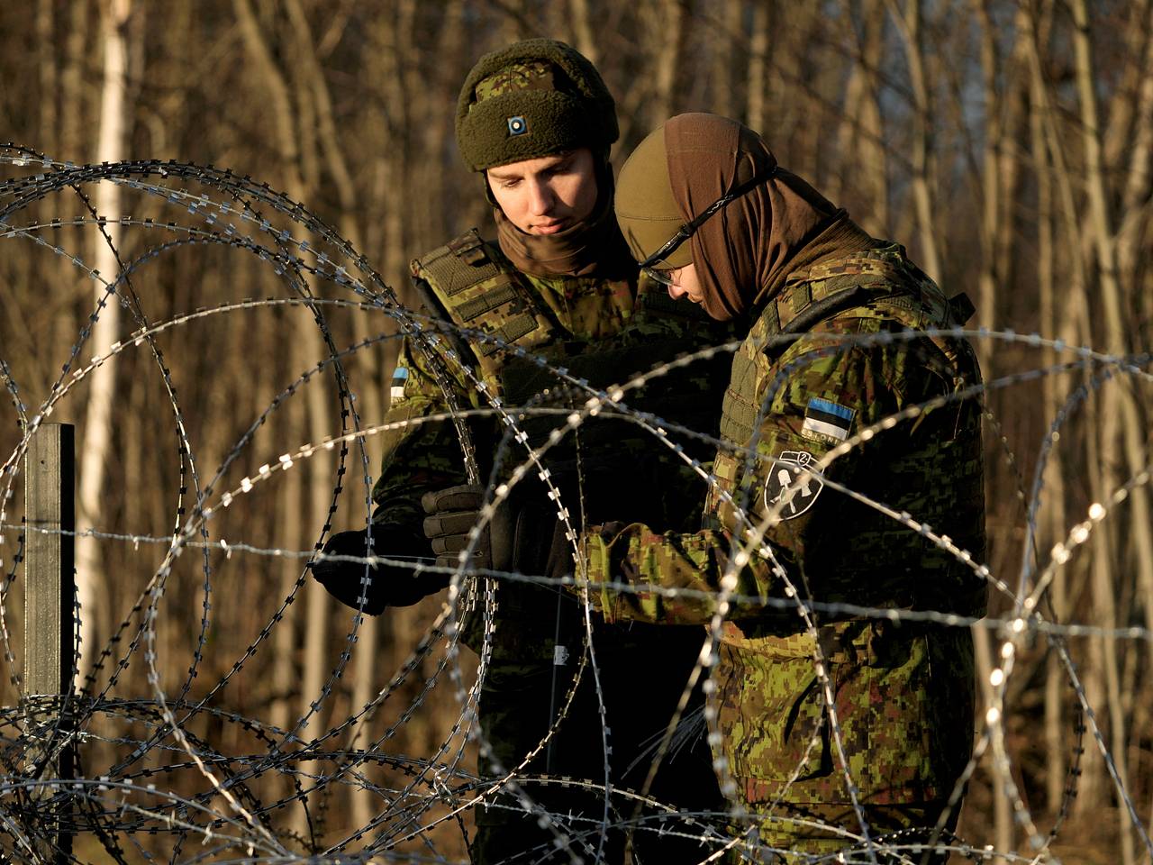 Граничащая с Россией страна заявила о создании противотанкового рва у границы