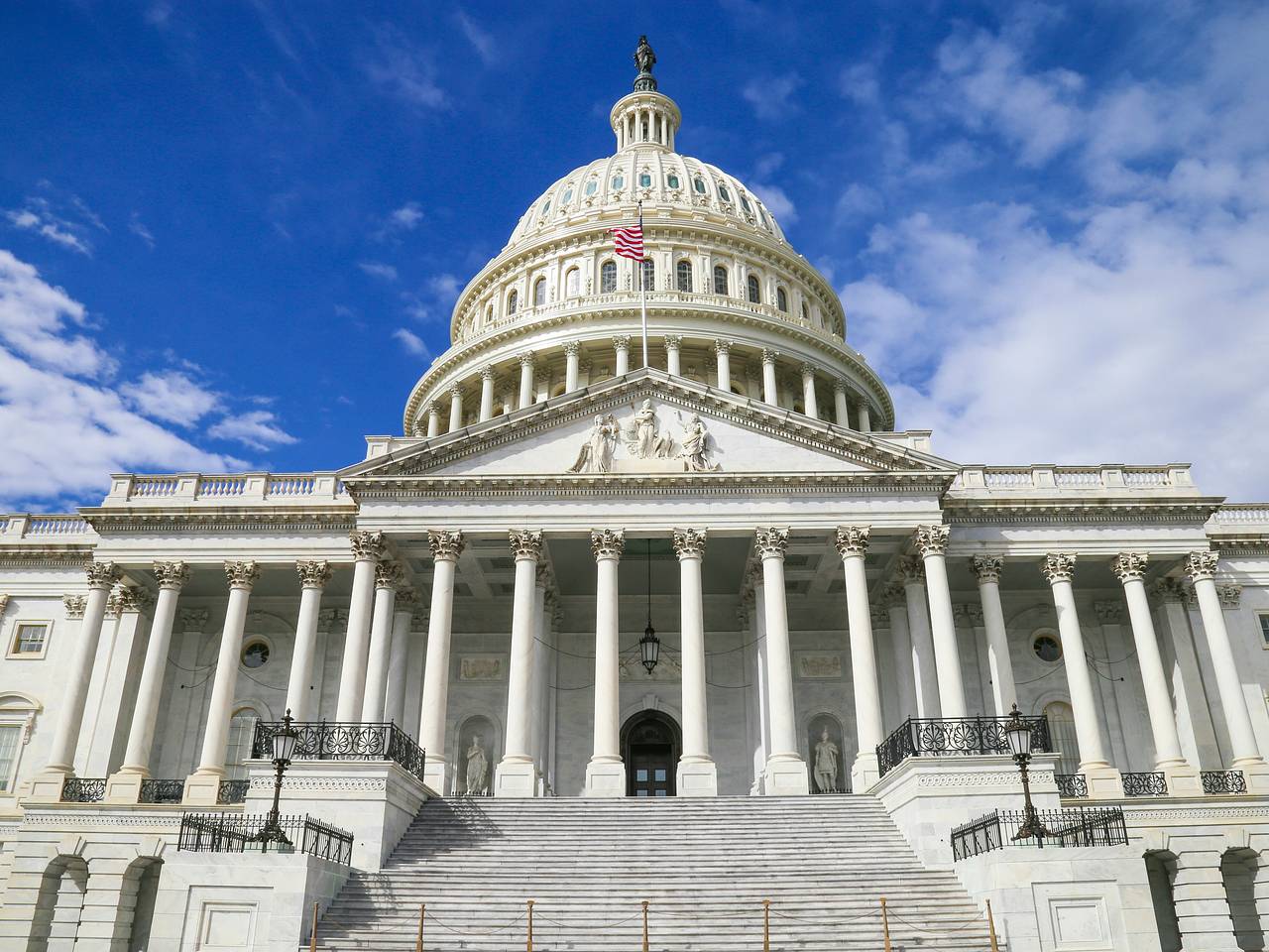 Конгрессмены США испугались за свою безопасность после убийства Кирка