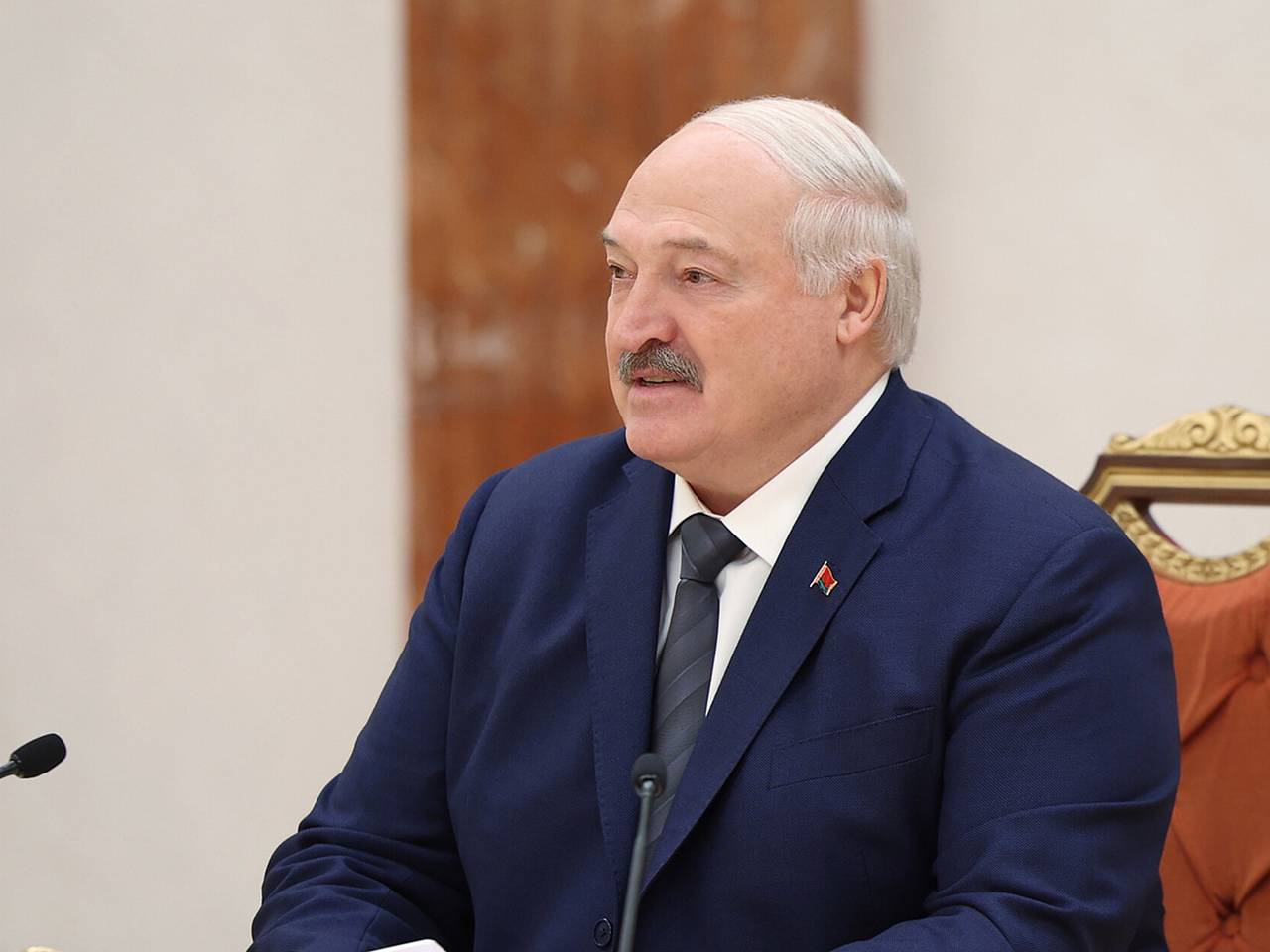 Лукашенко ответил обозвавшему его стариком Зеленскому