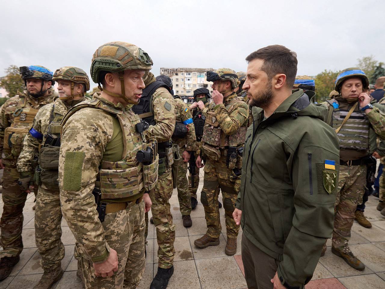 Зеленский обсудил с главкомом ВСУ удары вглубь России