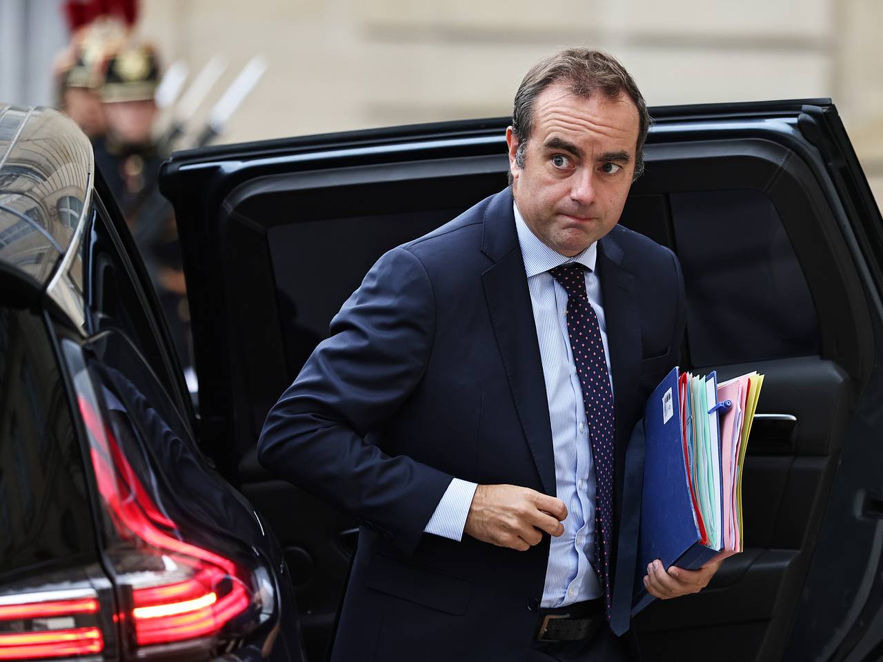 Макрон вновь назначил премьером Франции подавшего в отставку на этой неделе Лекорню