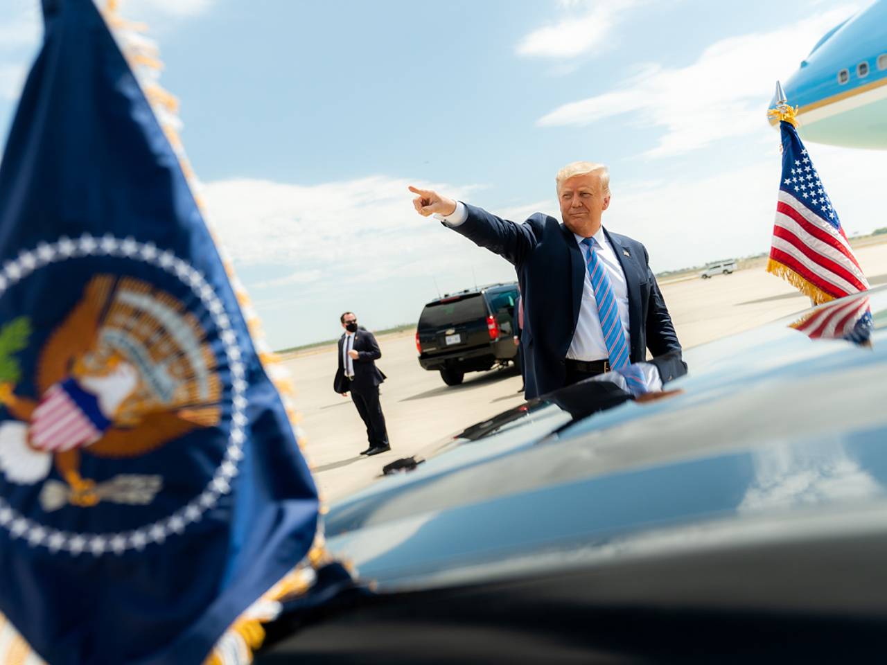Зеленский пообещал выдвинуть Трампа на Нобелевскую премию при одном условии