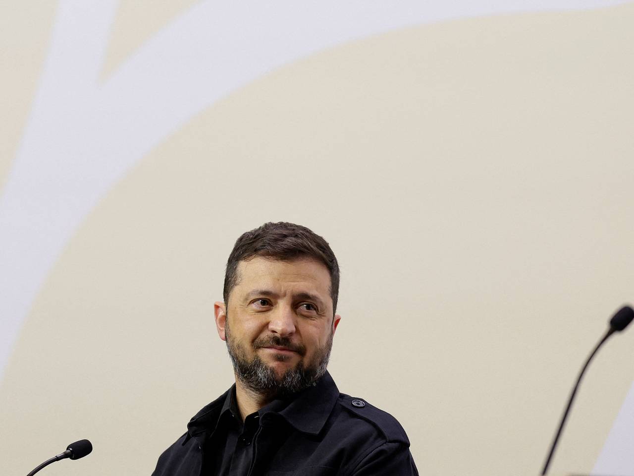 Зеленский впервые сам решил встретиться со своей партией