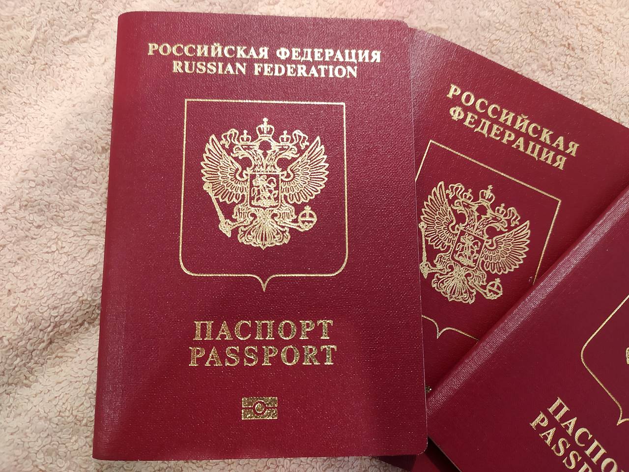 Лишенный гражданства мэр Одессы обвинил жену главы ОВА в наличии российского паспорта