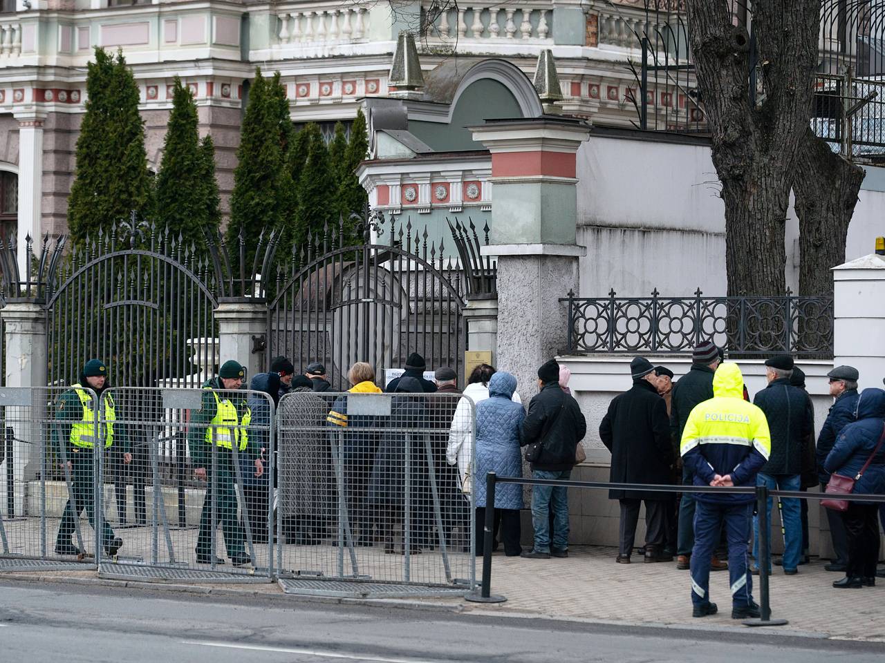 В России назвали преждевременными заявления о депортации россиян из Латвии