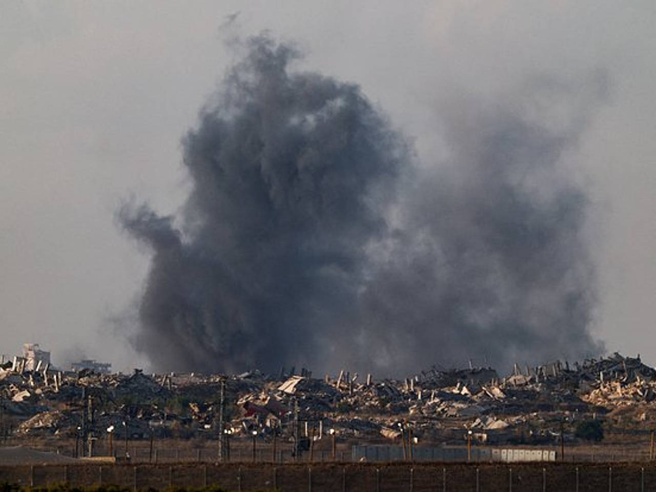 Израиль возобновил соблюдение режима прекращения огня в Газе