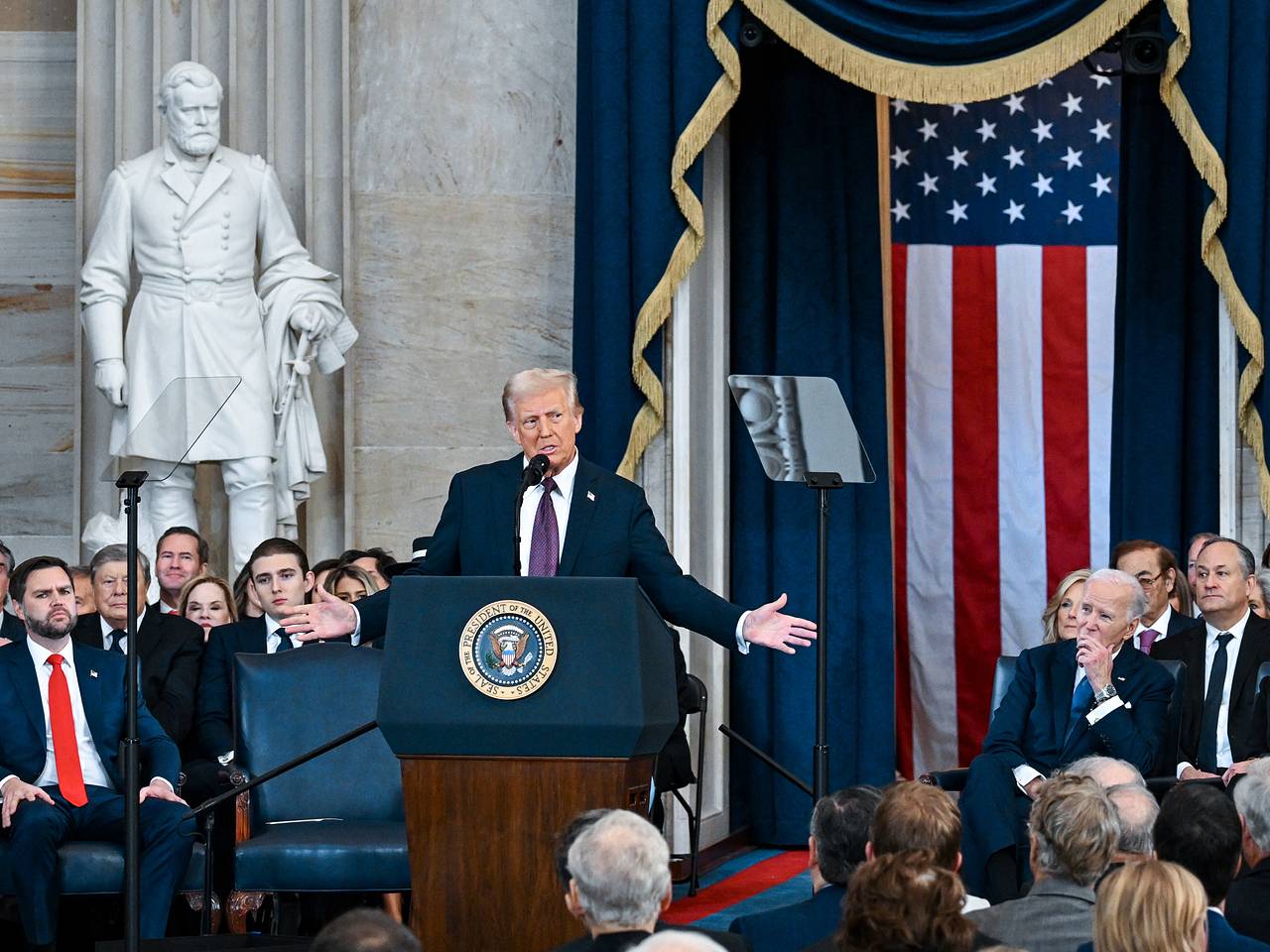 Заявления Трампа о третьем президентском сроке объяснили