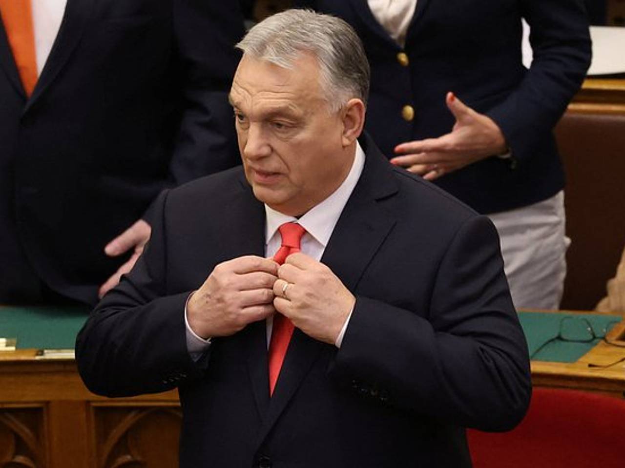 Орбан потребовал от ЕС начала переговоров с Россией