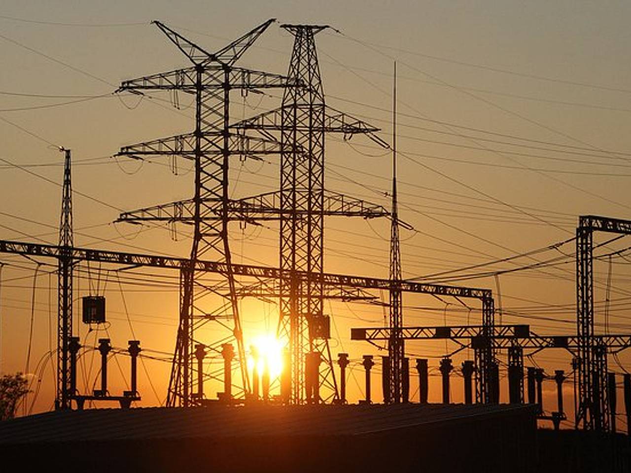 По всей Украине введут круглосуточные почасовые отключения света