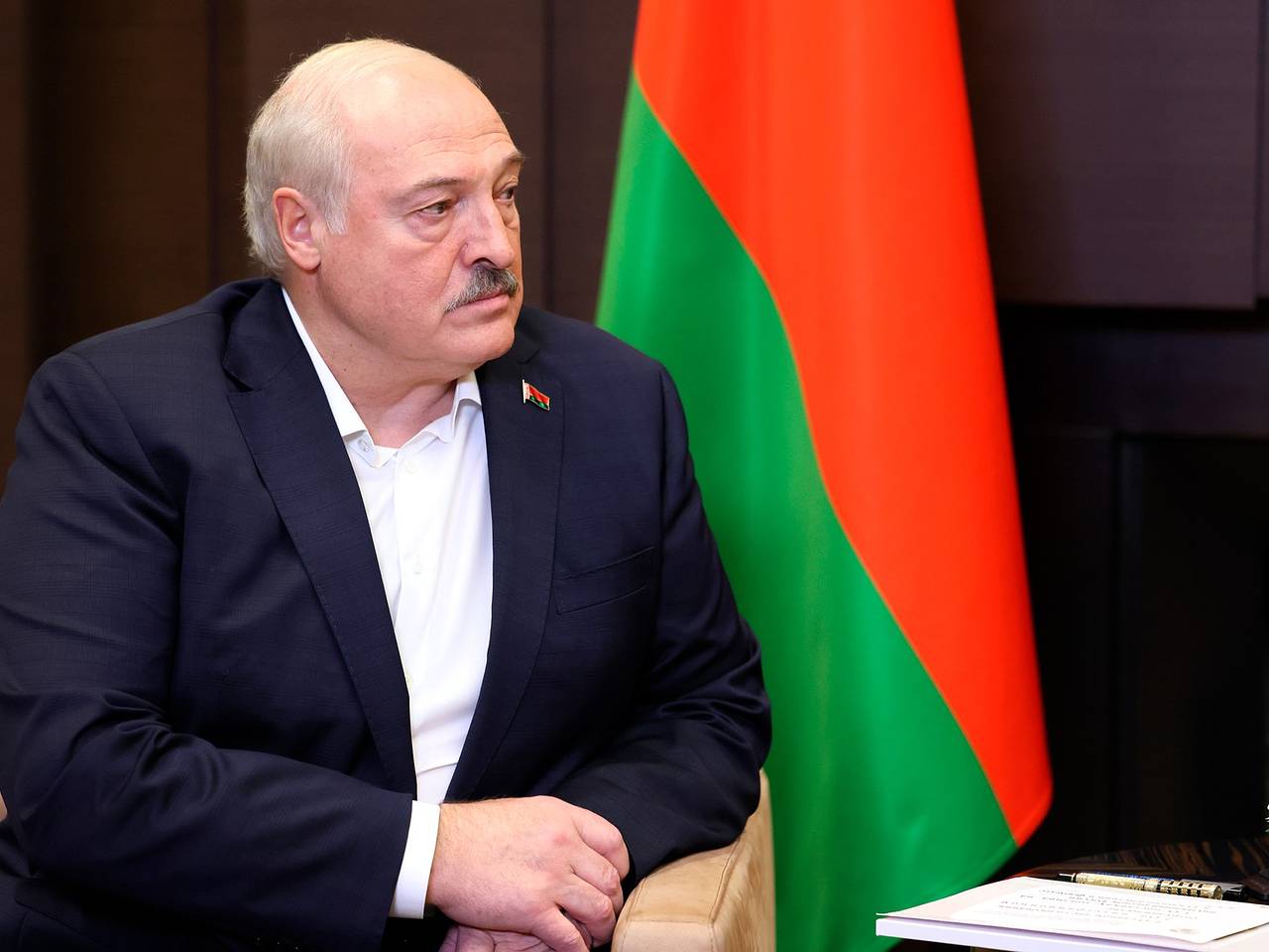 Лукашенко потребовал вылизать всю Белоруссию