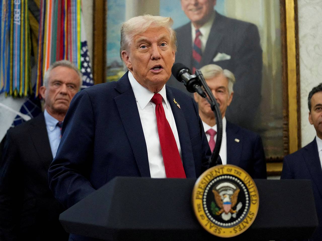 Стало известно о попавшем в сложную ловушку Трампе