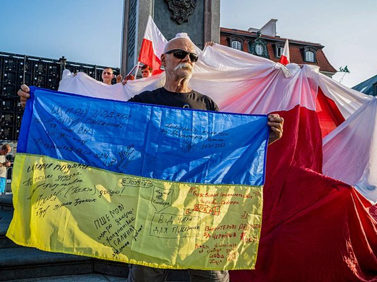 Польский депутат призвал прекратить давать гражданство украинцам