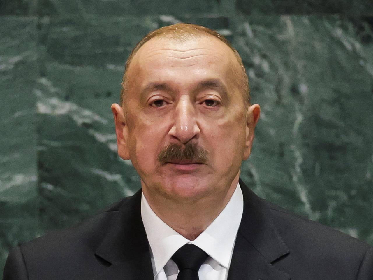 Алиев предложил постсоветским странам провести военные учения со страной НАТО
